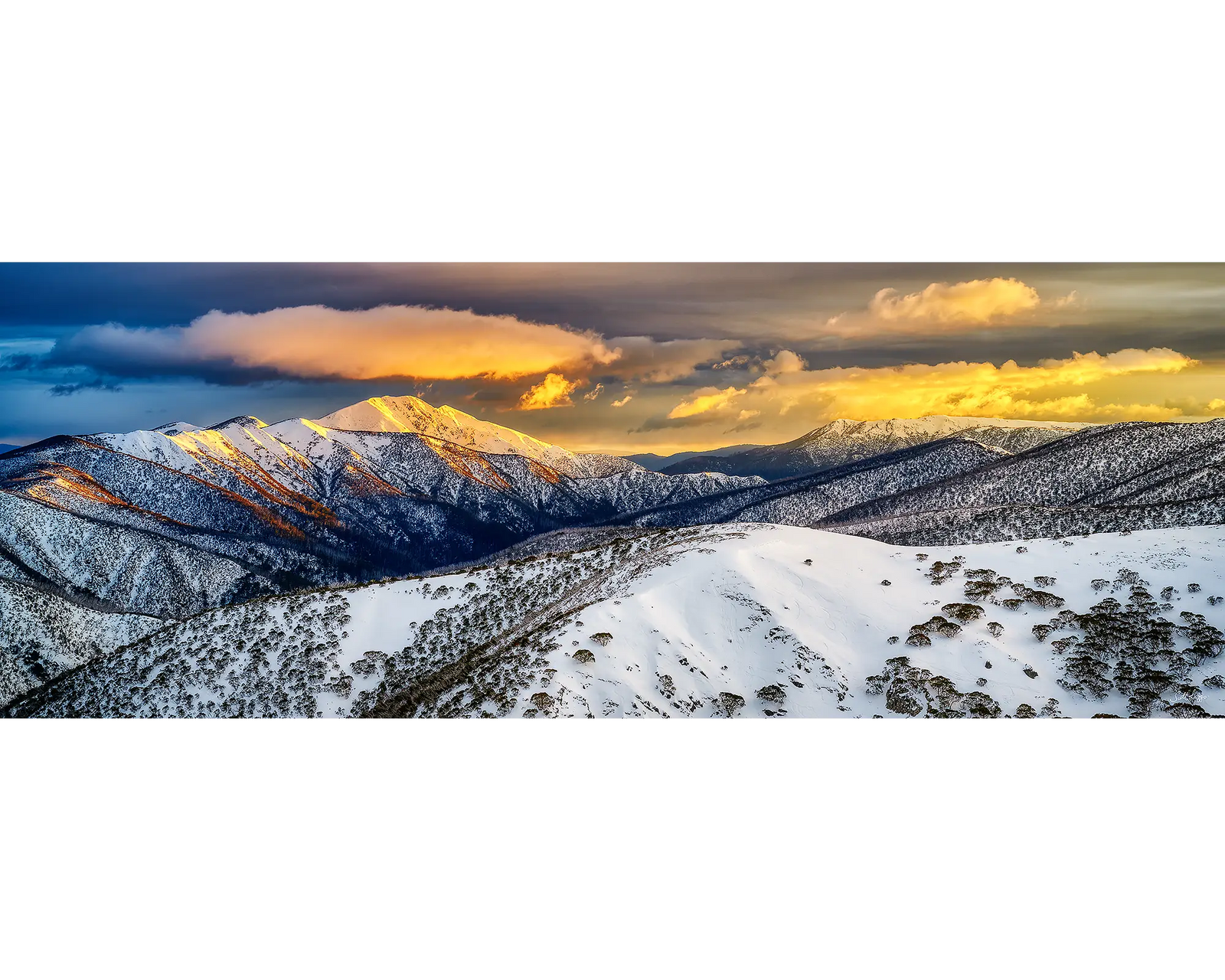 Alpine Magic. 1000 piece jigsaw. Box