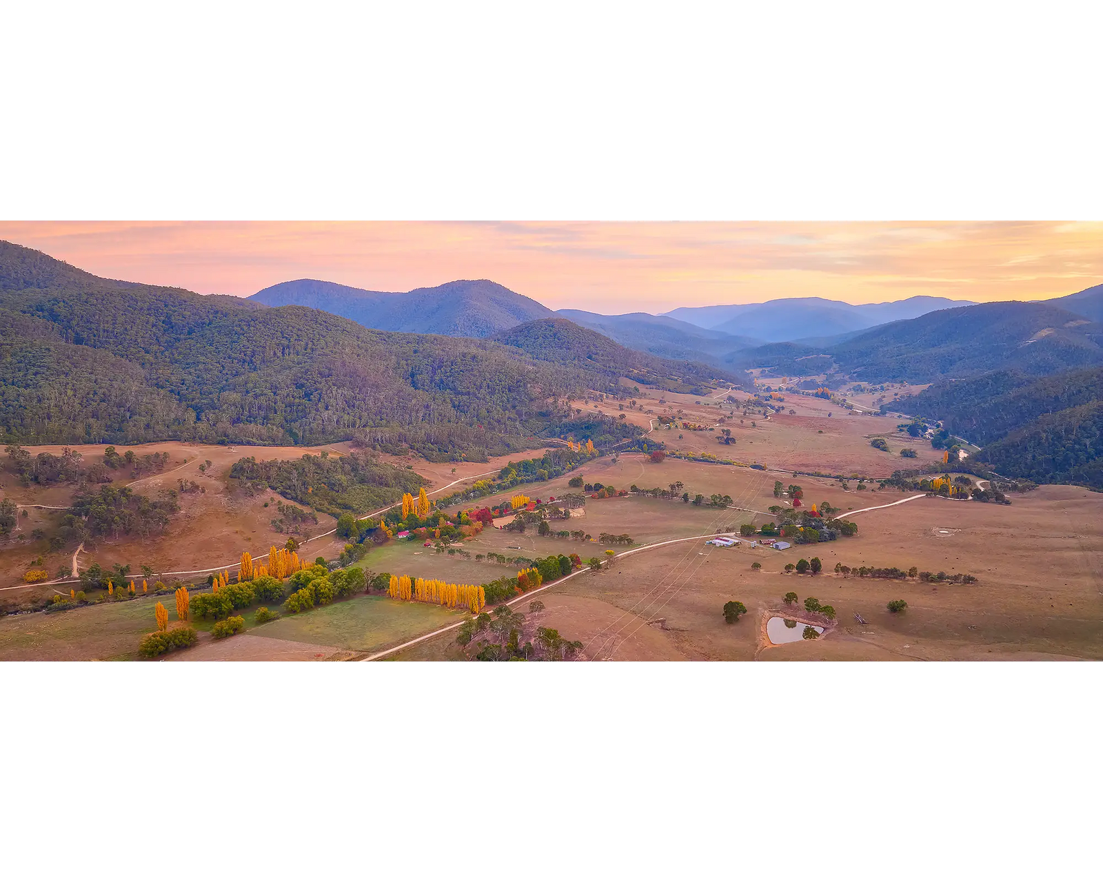 Brindabella Rise. Brindabella Station at sunrise, New South Wales.