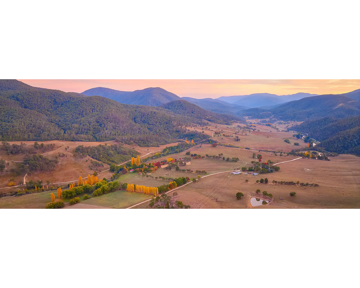 Brindabella Rise. Sunrise over Brindabella Valley, New South Wales.