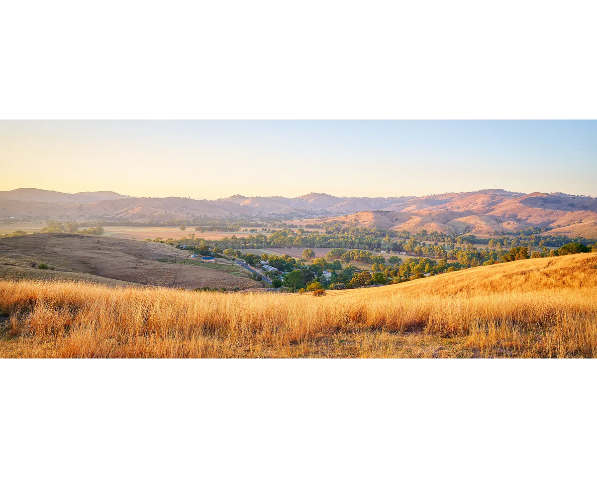 Golden Riverina. Sunrise, Gundagai, New South Wales, Australia.