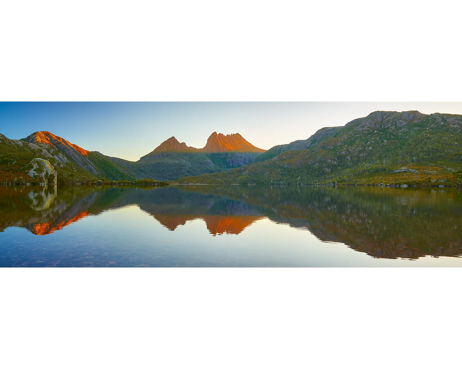 Cradle Mountain with Dove Lake in the foreground, Cradle Mountain - Lake St Clair National Park, Tasmania.