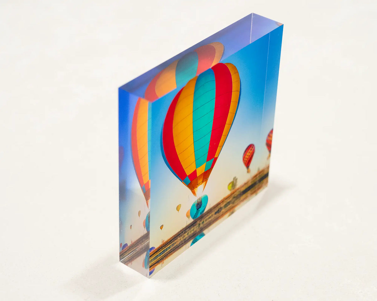 Lift. Acrylic block of Canberra balloon spectacular, side view showing 3D effect.