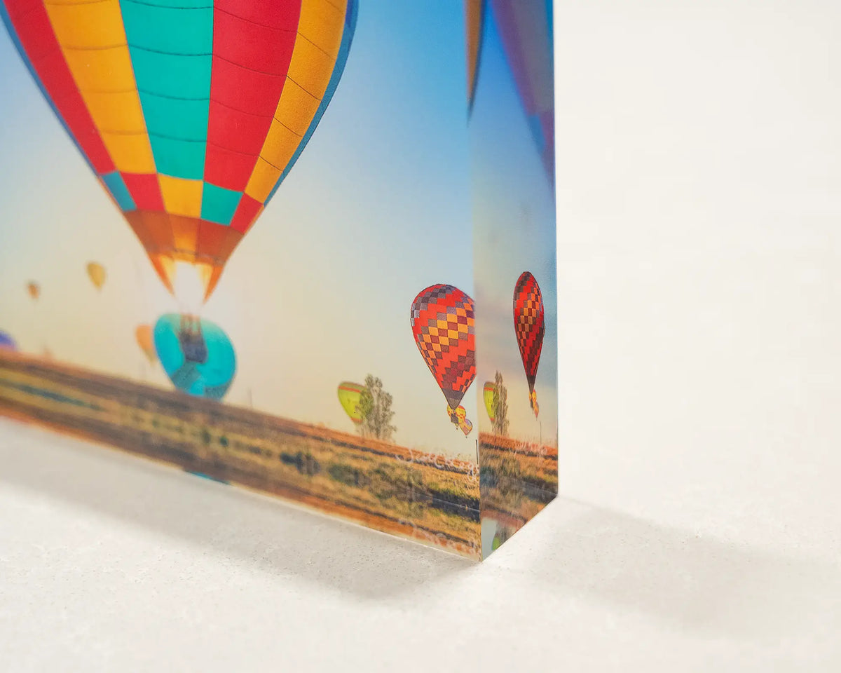 Lift. Close-up of acrylic block of Canberra balloon spectacular, showing 3D effect.
