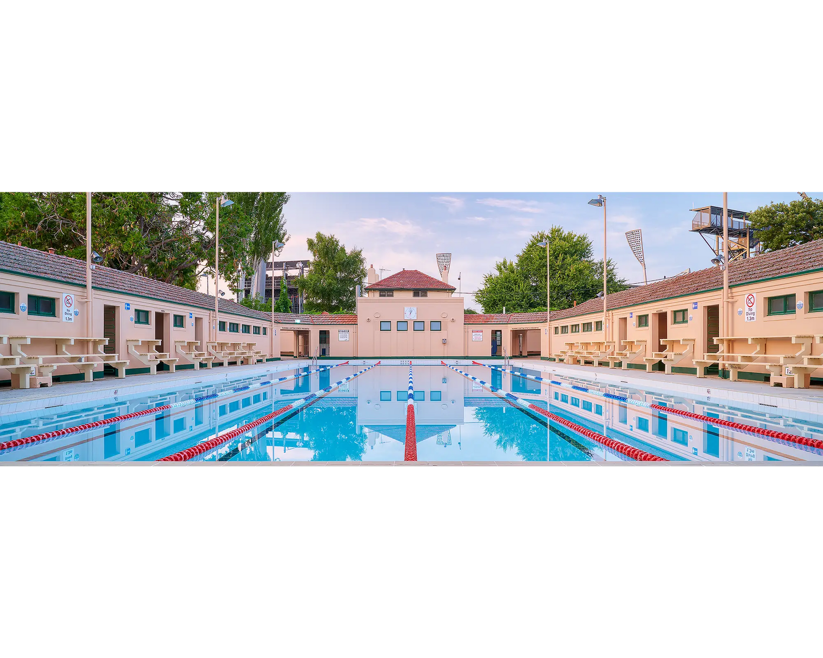 Manuka Morning. Manuka pool, Canberra, Australian Capital Territory.