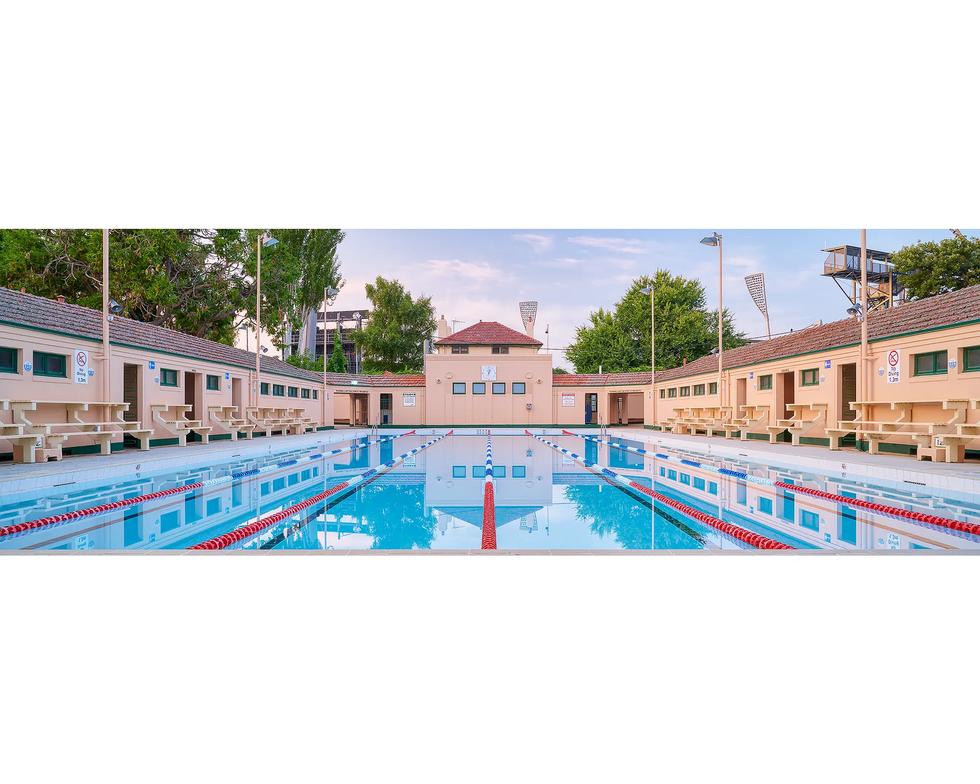 Manuka Morning. Manuka pool, Canberra, Australian Capital Territory.