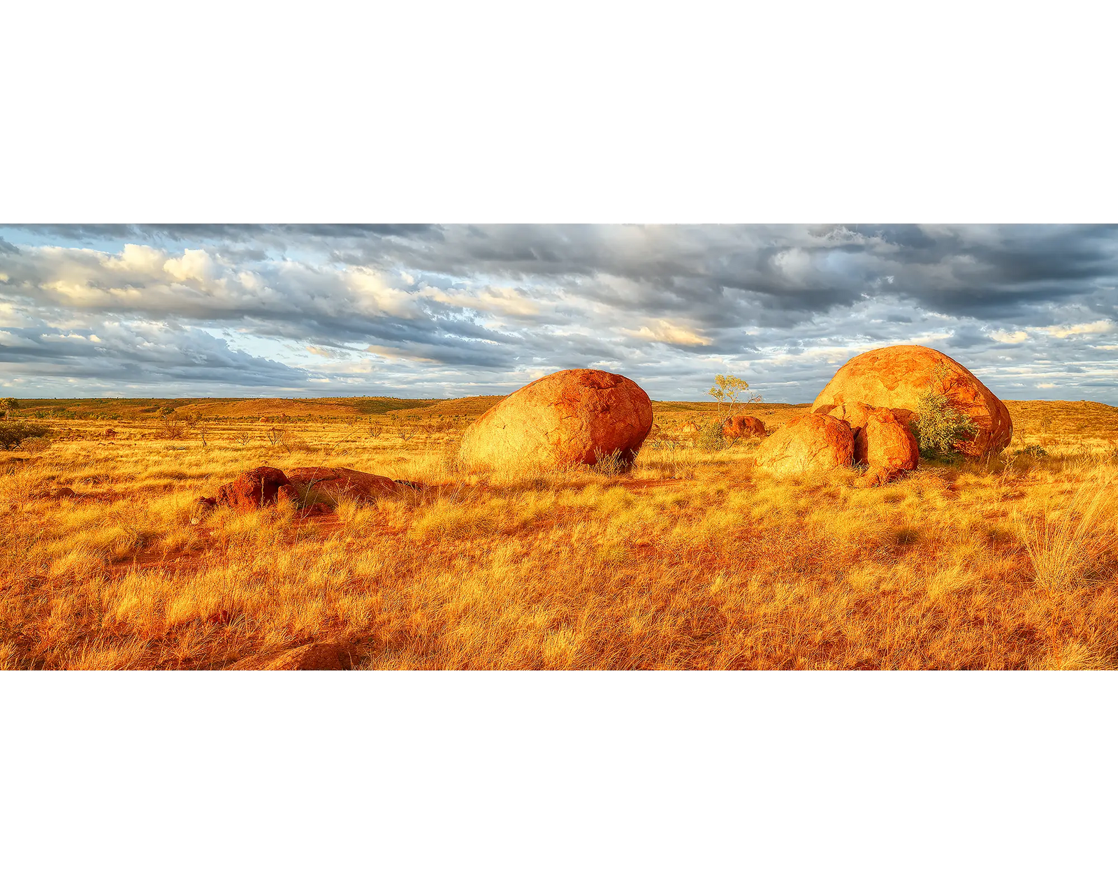 Outcrop - Karlu Karlu, Devils Marbles Conservation Reserve, Northern Territory, Australia.