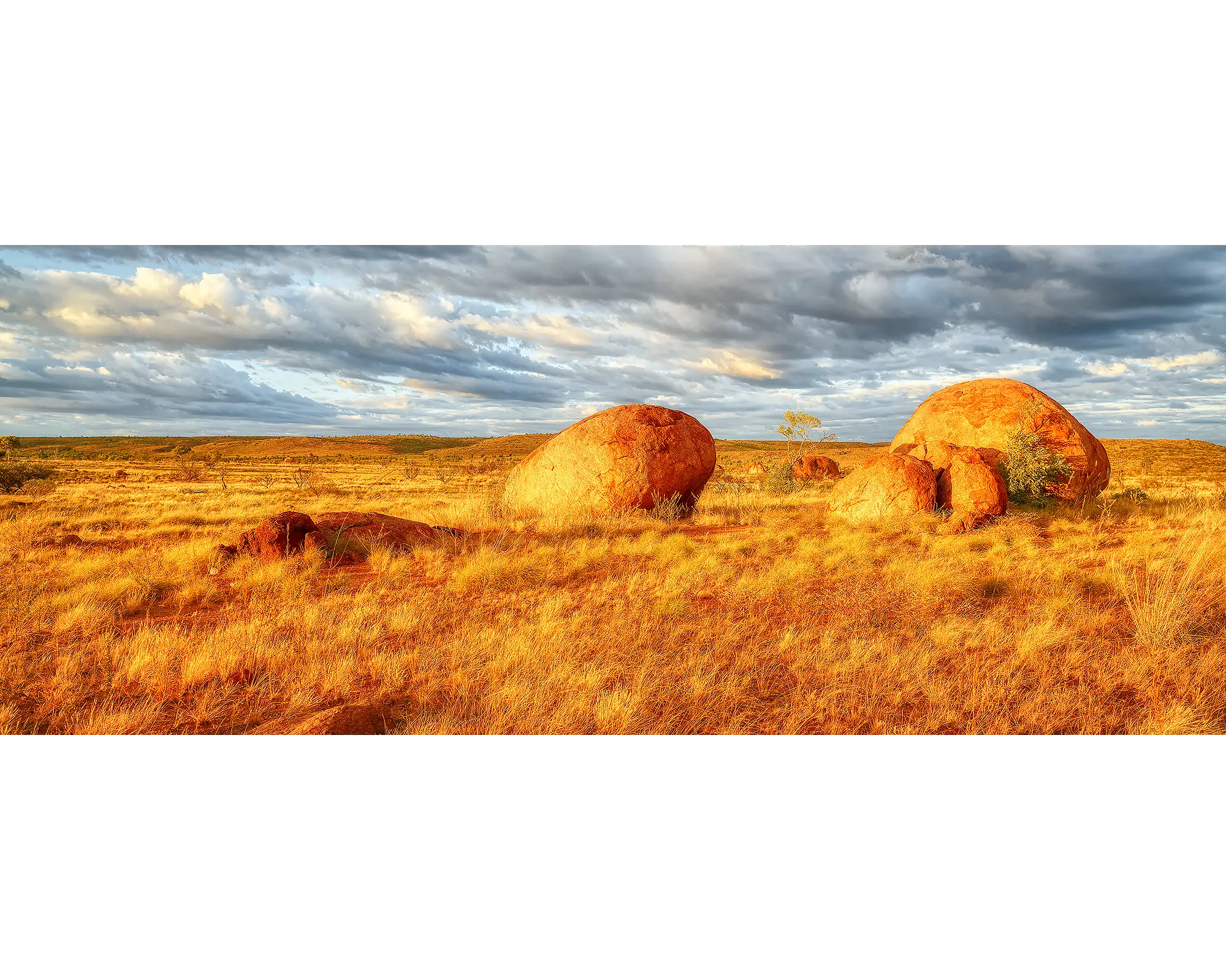 Outcrop - Karlu Karlu, Devils Marbles Conservation Reserve, Northern Territory, Australia.