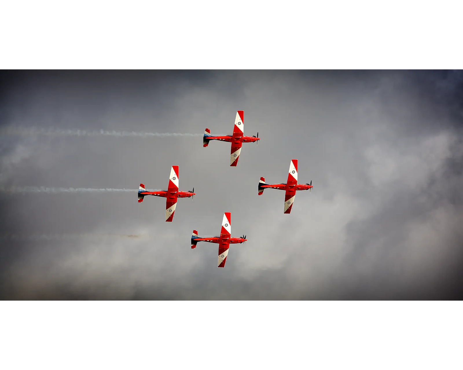 Roulette DIamond. Royal Australian Air Force Roulettes in formation.