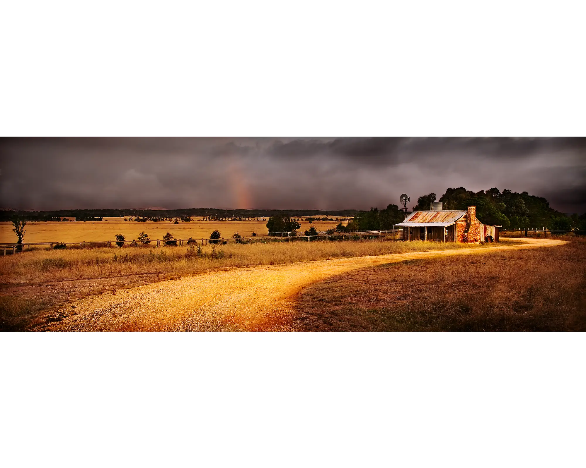 Rural Hideaway - Old farm house, Bungendore, New South Wales.