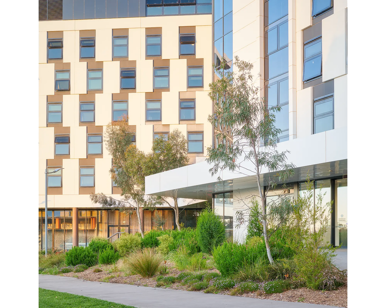 University Of Canberra.